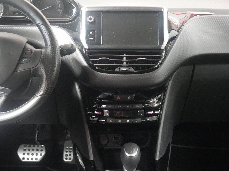 Peugeot 2008 1.2 PT Crossway
