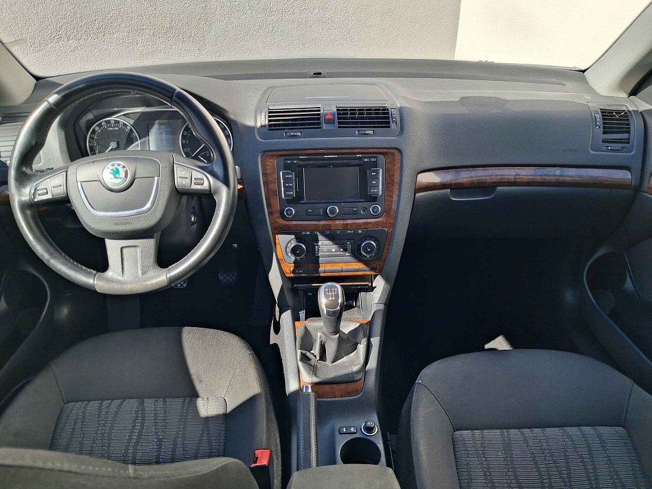 Škoda Octavia II 1.6 TDi Elegance