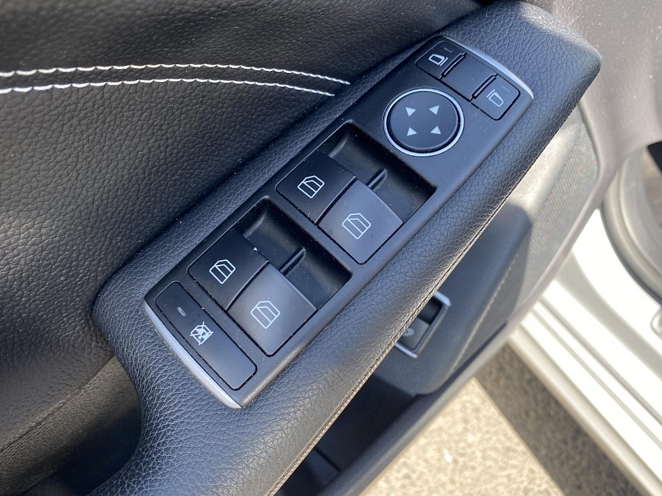 Mercedes-Benz Třída C 1.8 CDi  CLA 200
