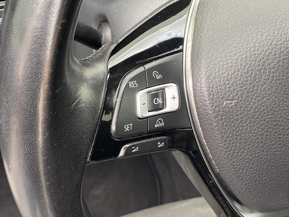 Volkswagen Touran 2.0 TDi Highline