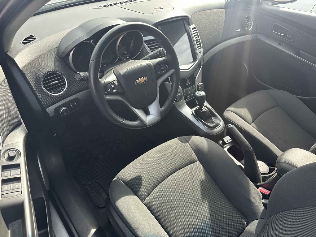 Chevrolet Cruze 1.6i 