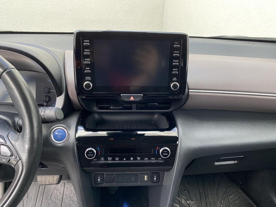 Toyota Yaris 1.5 e-CVT Executive Cross