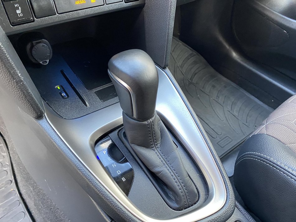 Toyota Yaris 1.5 e-CVT Executive Cross