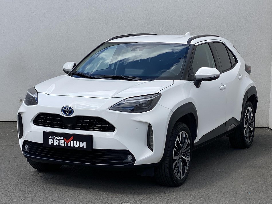 Toyota Yaris 1.5 e-CVT Executive Cross