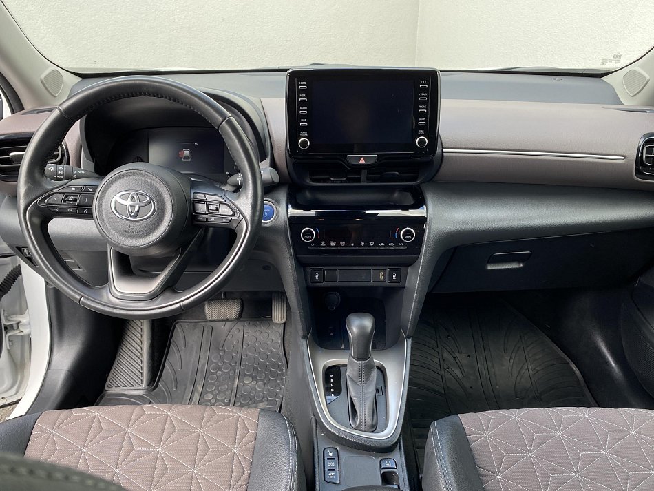 Toyota Yaris 1.5 e-CVT Executive Cross
