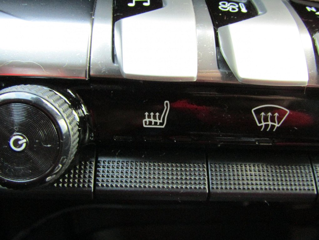 Peugeot 5008 1.2 PT Allure 7míst