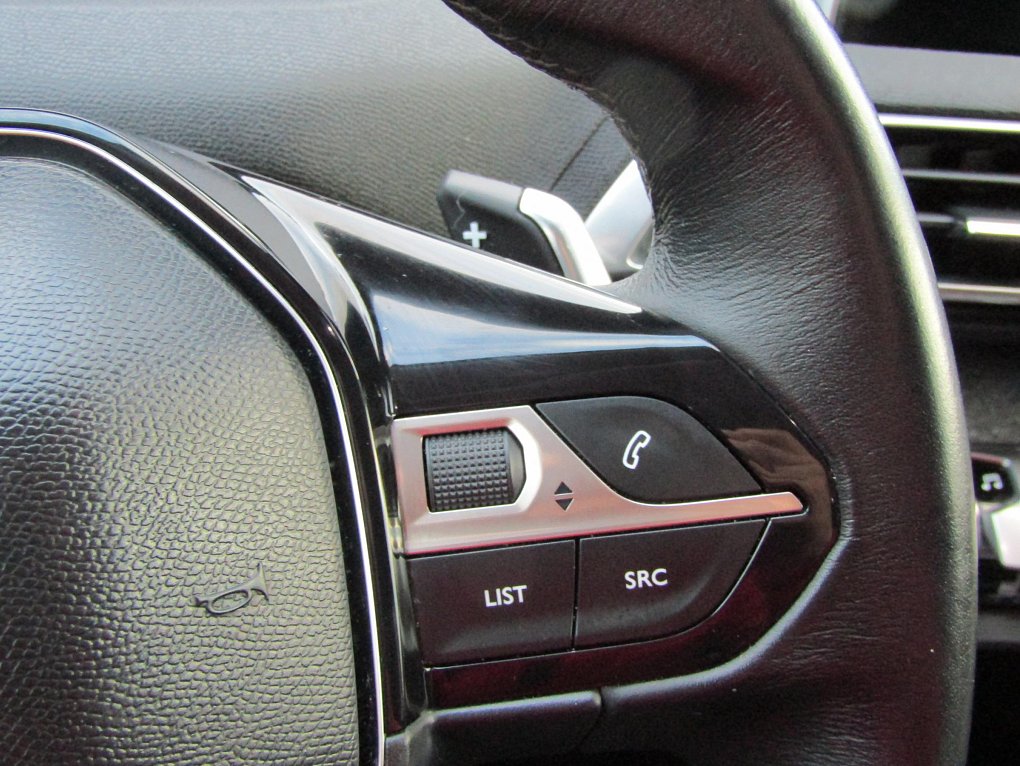 Peugeot 5008 1.2 PT Allure 7míst