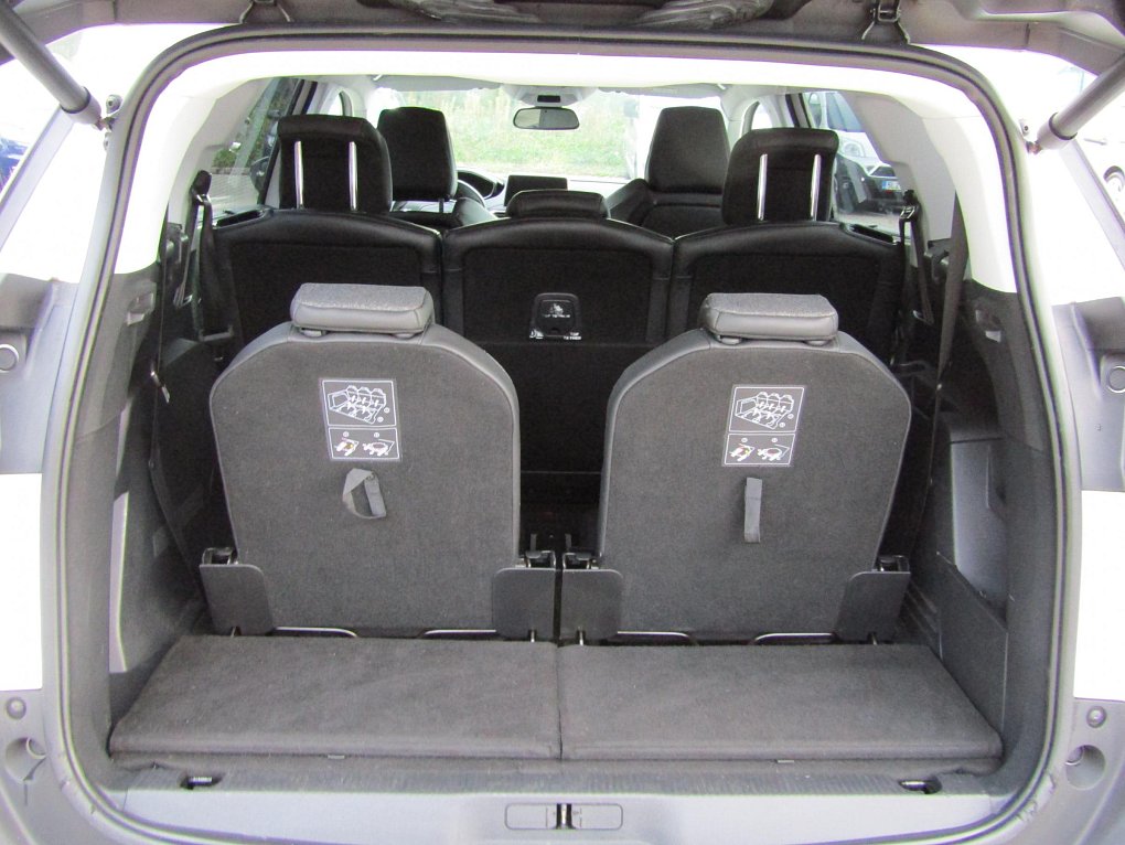 Peugeot 5008 1.2 PT Allure 7míst