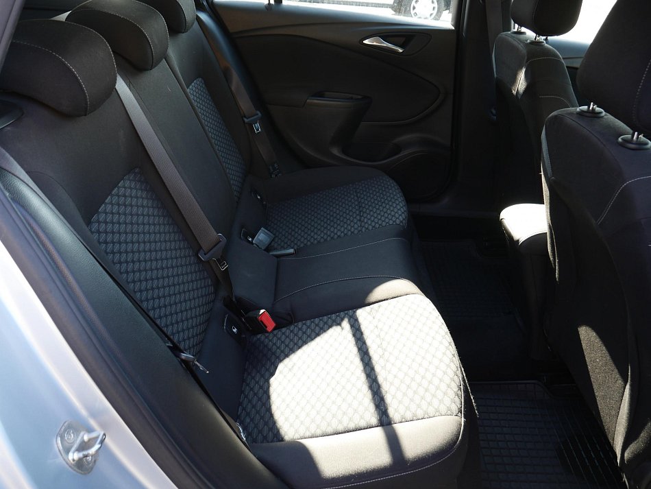 Opel Astra 1.2T  Sports Tourer