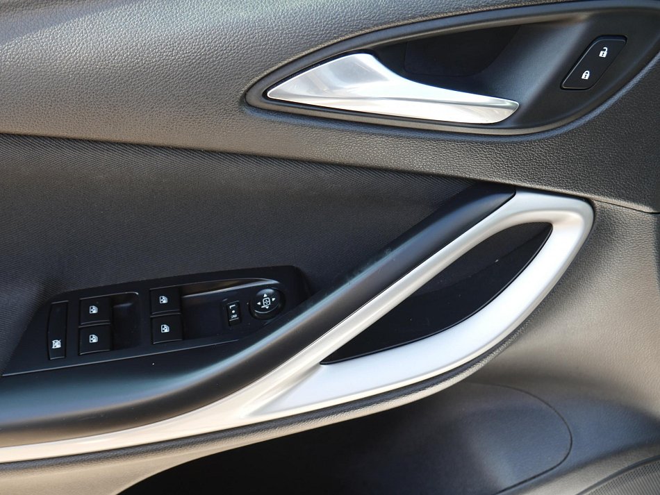 Opel Astra 1.2T  Sports Tourer