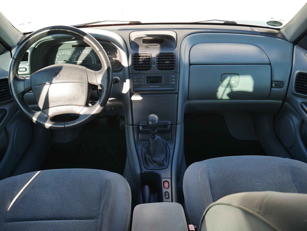 Renault Laguna 1.6i 