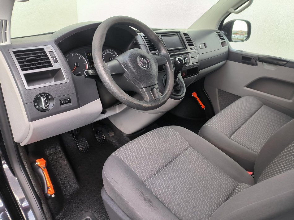 Volkswagen Transporter 2.0TDi  L2H1