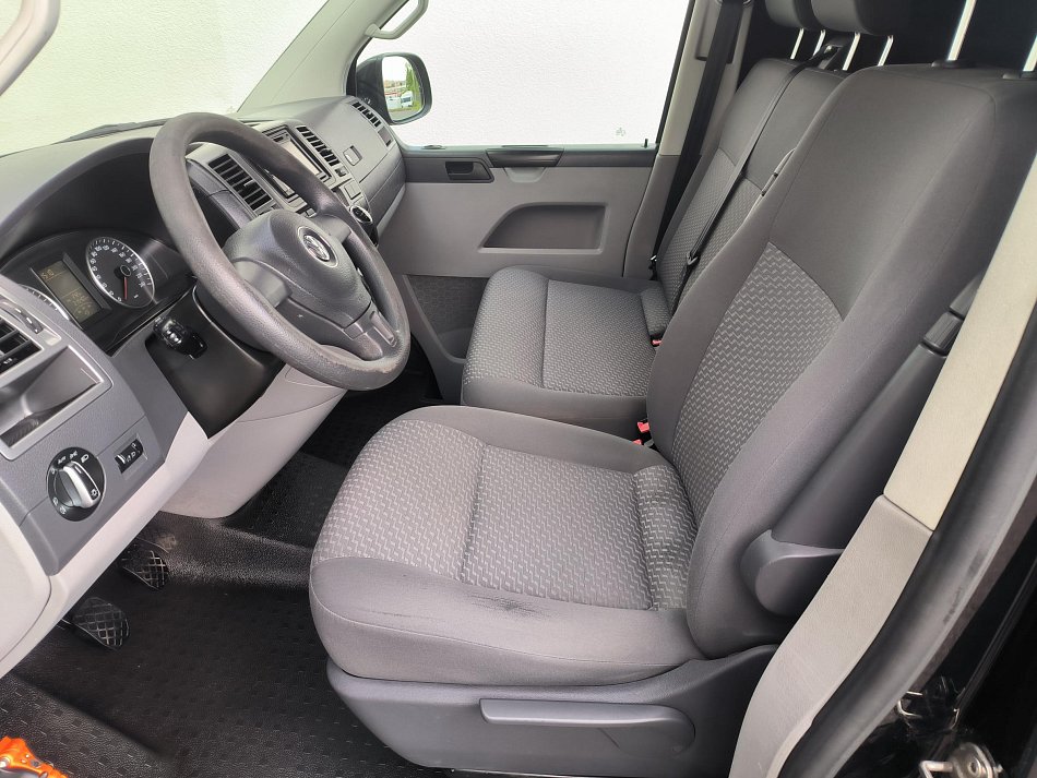 Volkswagen Transporter 2.0TDi  L2H1
