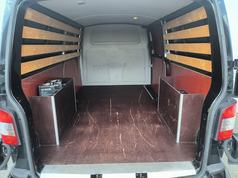 Volkswagen Transporter 2.0TDi  L2H1