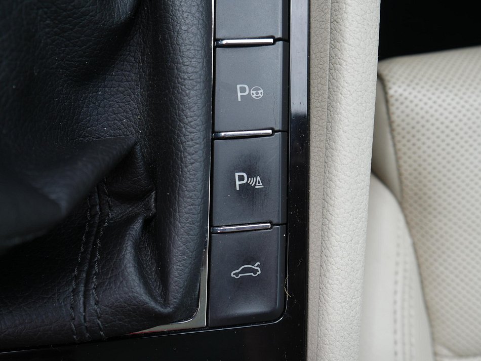 Škoda Superb III 2.0 TDi L&K