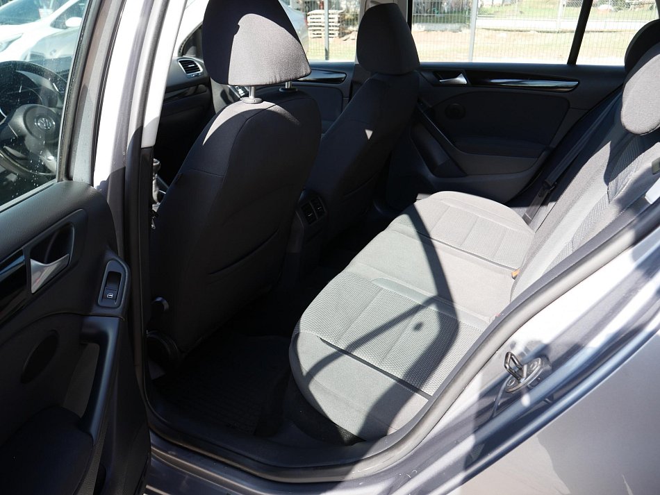 Volkswagen Golf 1.6i 