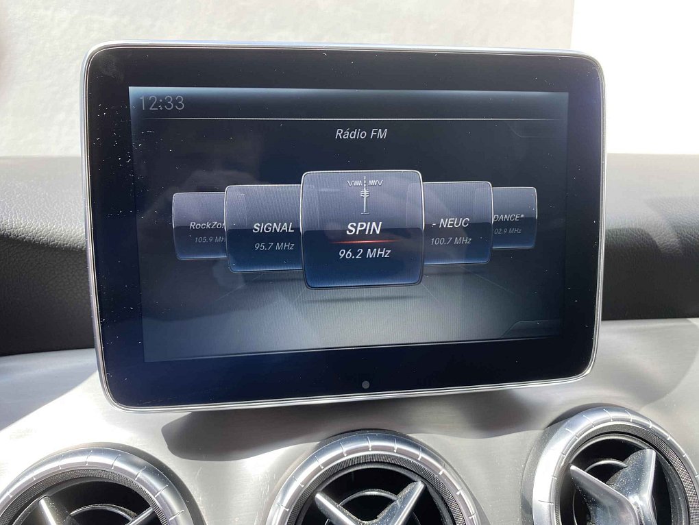 Mercedes-Benz CLA 2.0 i  250