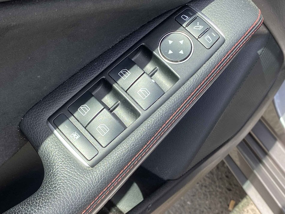 Mercedes-Benz CLA 2.0 i  250