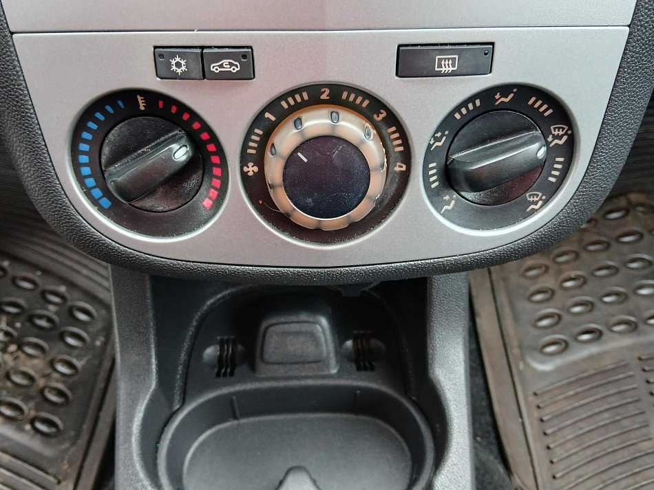 Opel Corsa 1.0i 