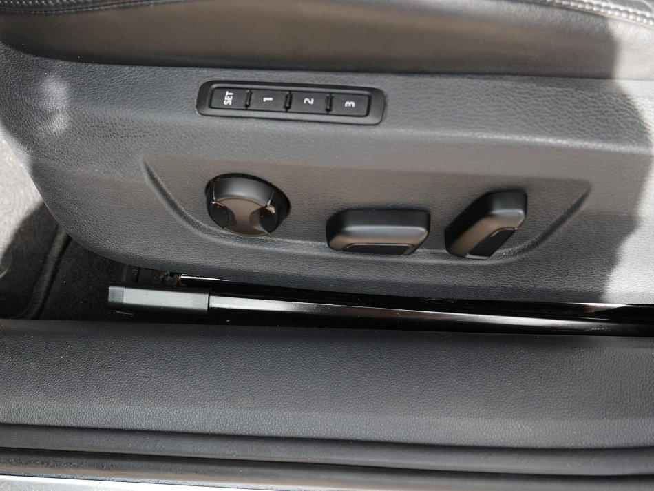 Škoda Superb III 2.0 TDi L&K