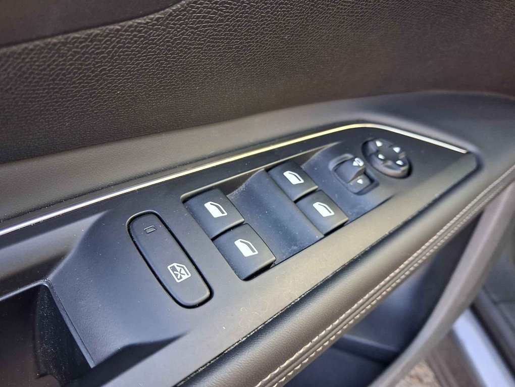 Peugeot 5008 1.5 HDi Allure 7míst