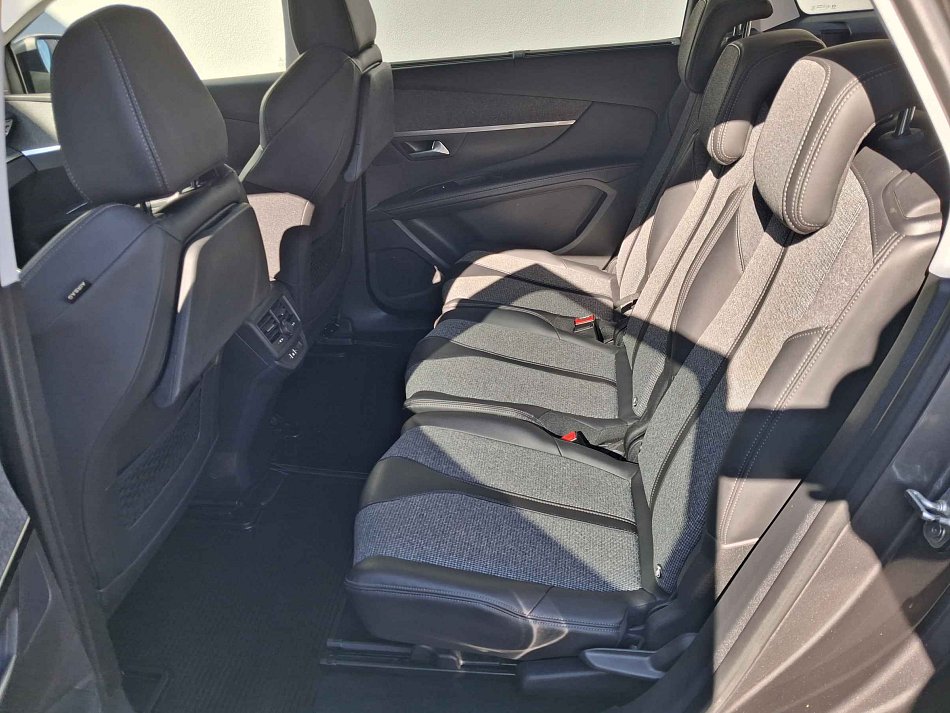 Peugeot 5008 1.5 HDi Allure 7míst