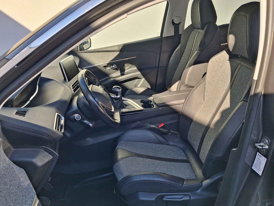 Peugeot 5008 1.5 HDi Allure 7míst