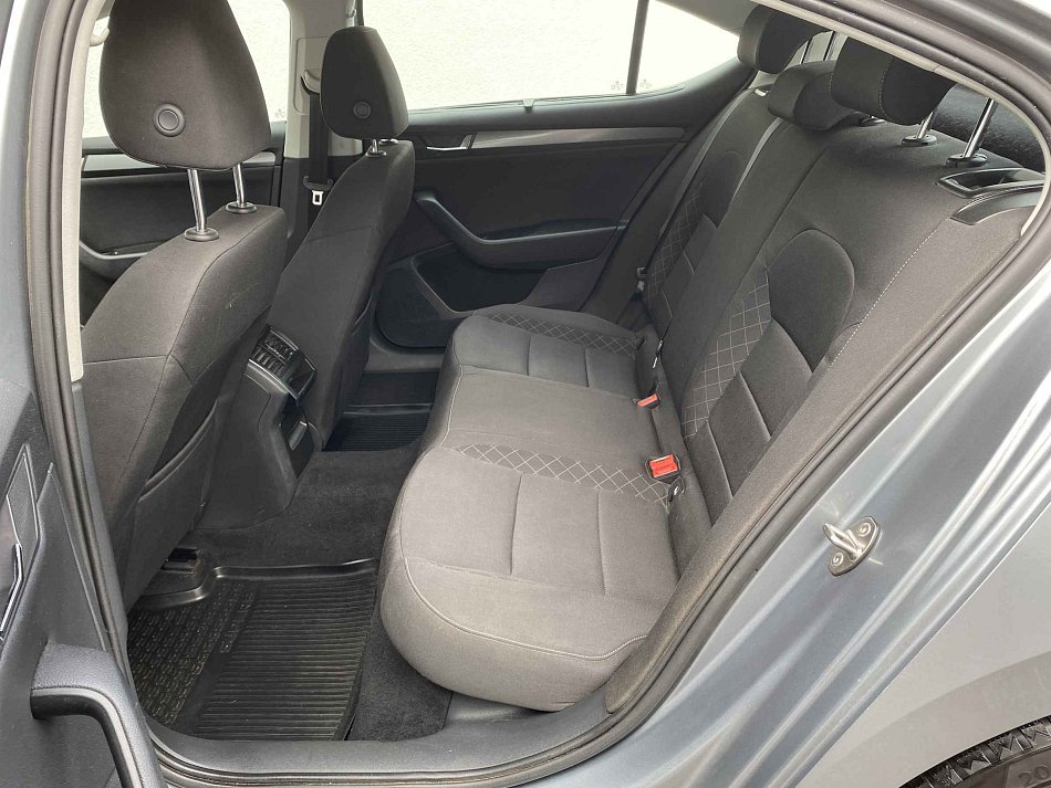 Škoda Superb III 2.0 TDi Active