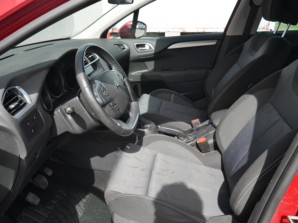 Citroën C4 1.4i 