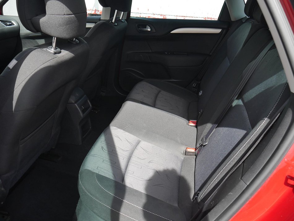 Citroën C4 1.4i 