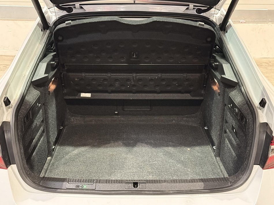 Škoda Superb III 2.0TSi  4x4