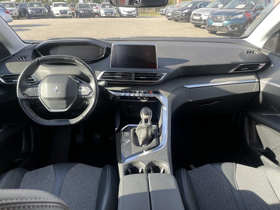 Peugeot 3008 1.2 PT Allure