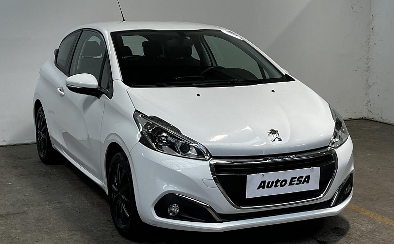Peugeot 208 1.2i 