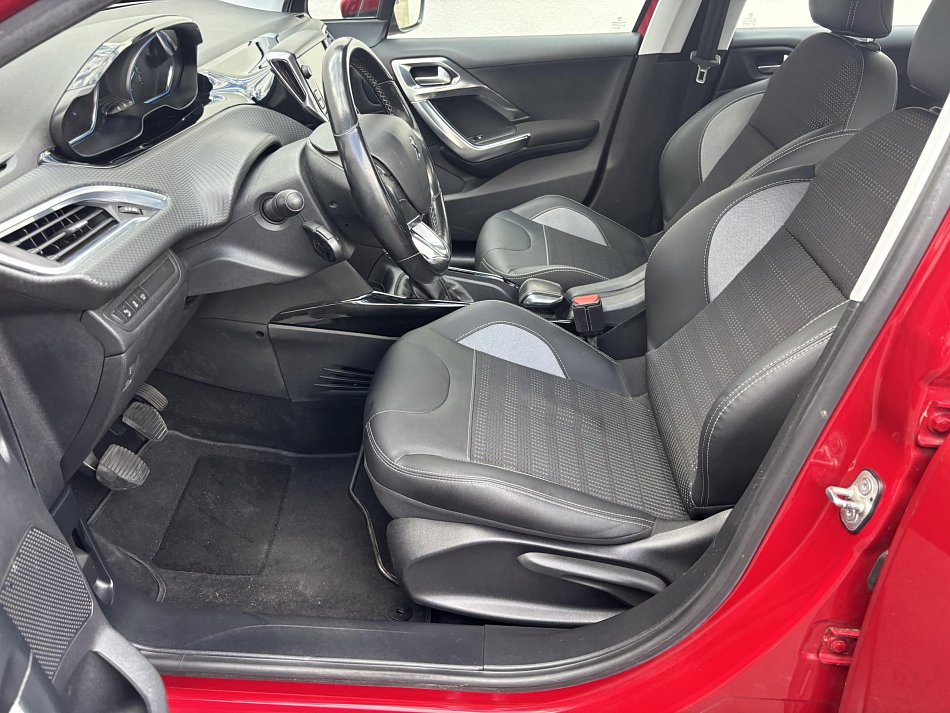 Peugeot 2008 1.2 PT Allure