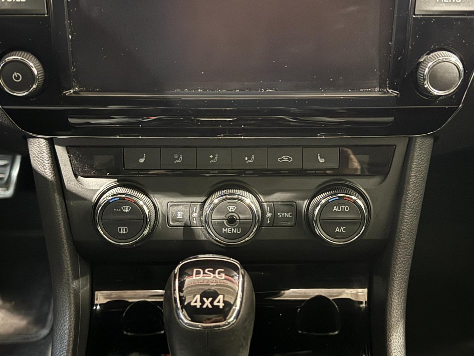 Škoda Superb III 2.0TSi  4x4