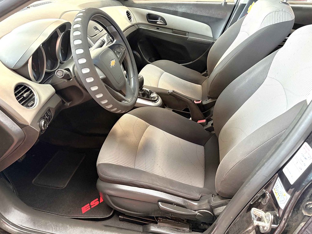 Chevrolet Cruze 1.6i 