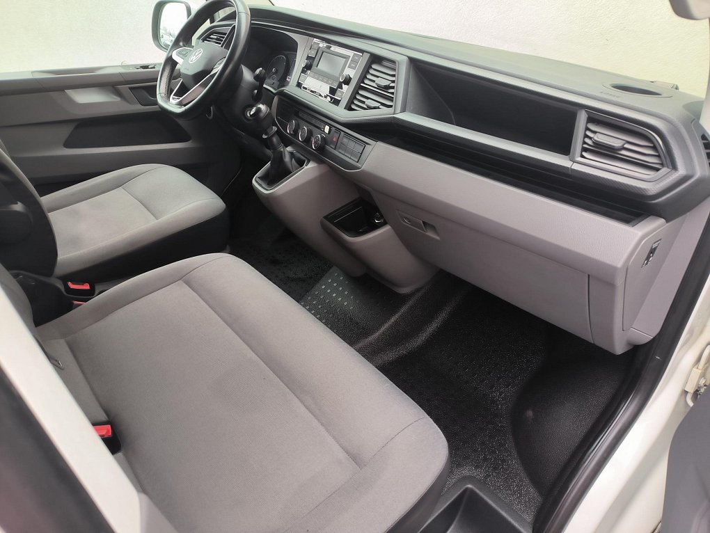 Volkswagen Transporter 2.0TDi  L2H1 T6.1