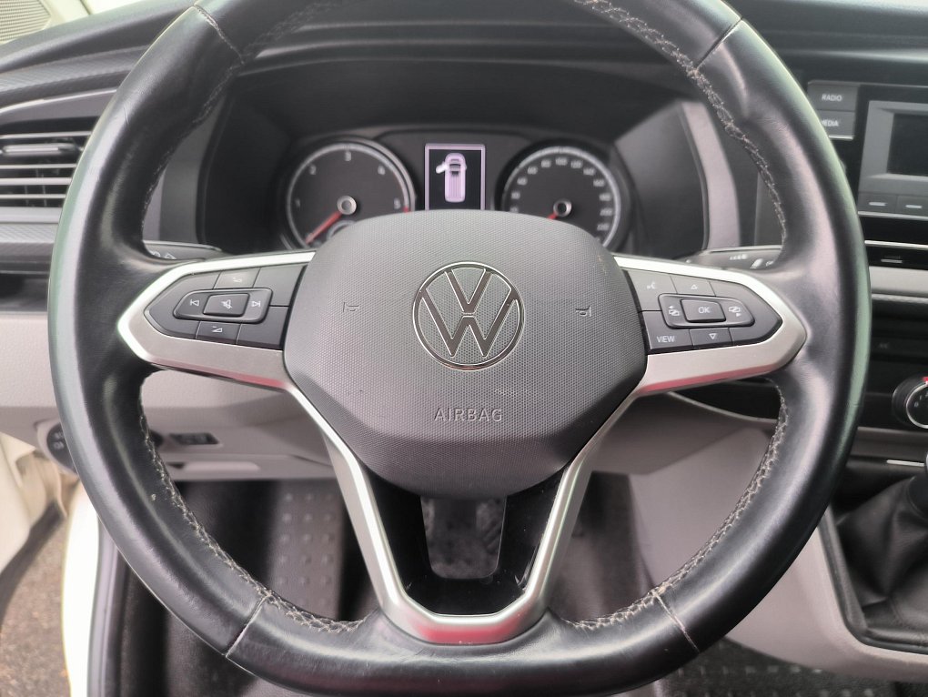 Volkswagen Transporter 2.0TDi  L2H1 T6.1