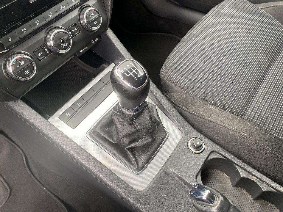 Škoda Octavia III 1.8 TSI Elegance