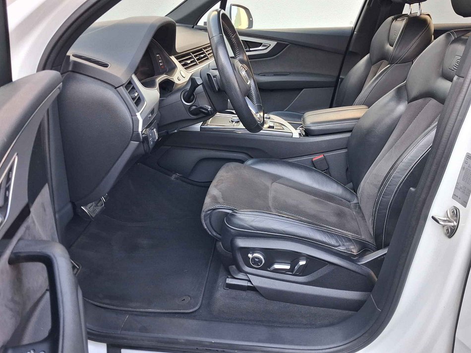 Audi Q7 3.0 TDi S-line quattro