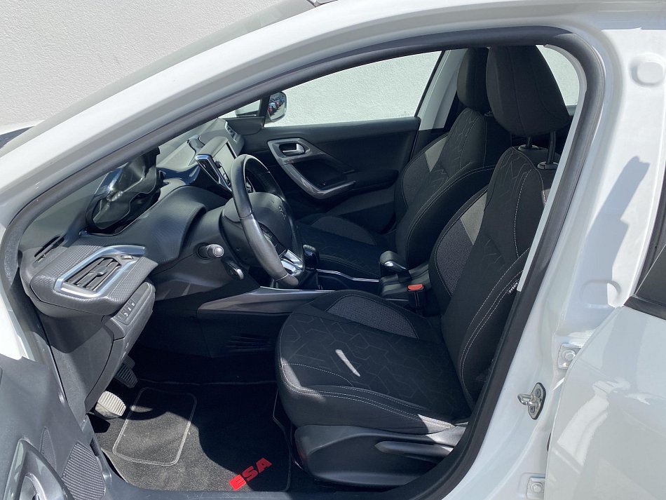 Peugeot 2008 1.6 HDi Active