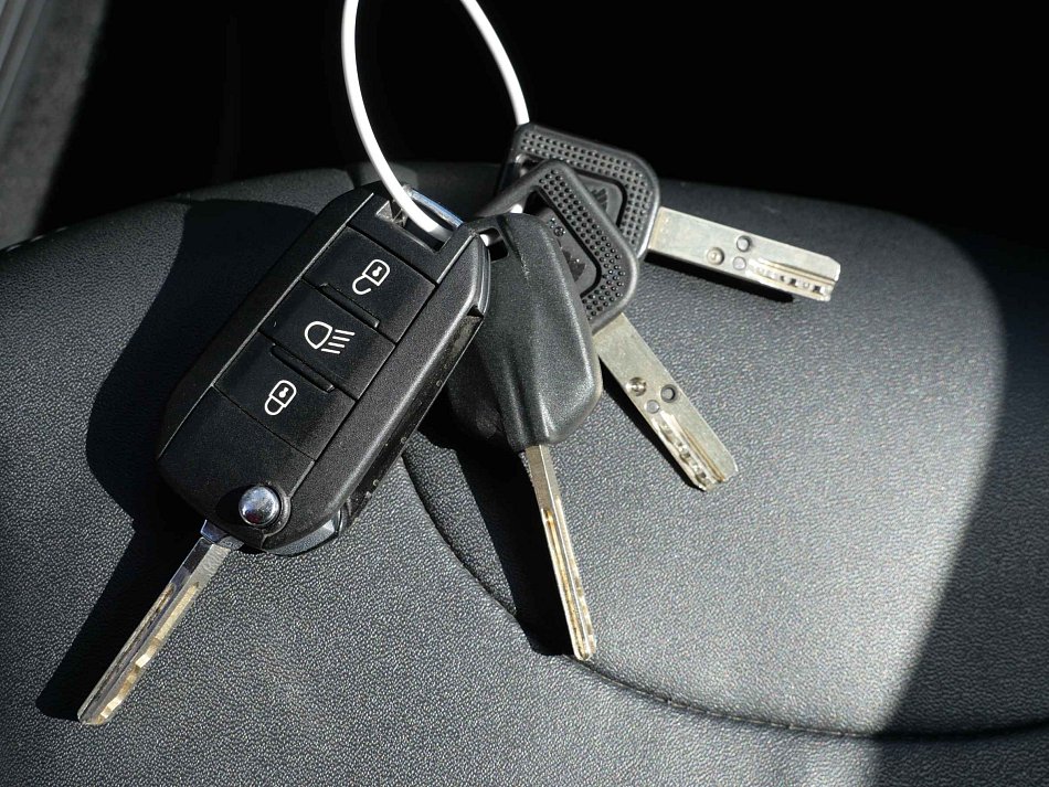 Peugeot 2008 1.2 PT Allure