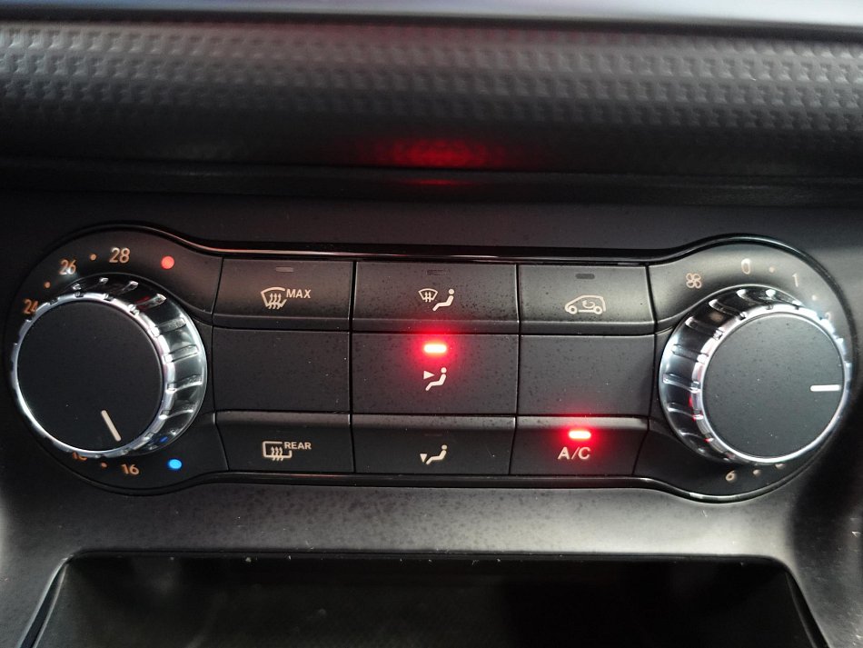 Mercedes-Benz Třída A 1.6i 