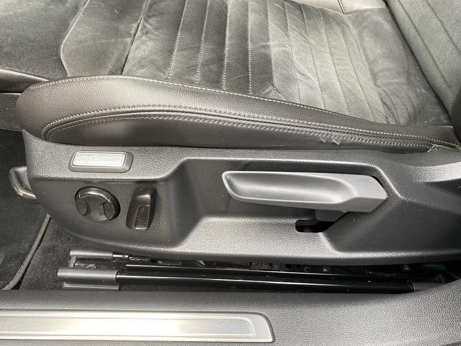 Volkswagen Passat 2.0 TDi Highline