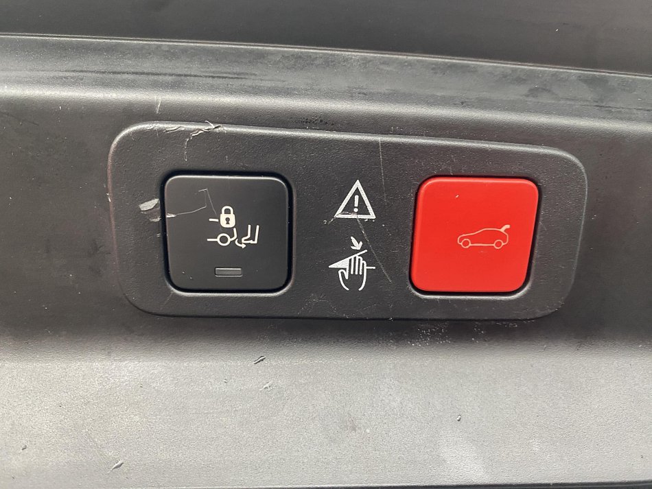 Peugeot 5008 2.0HDi 