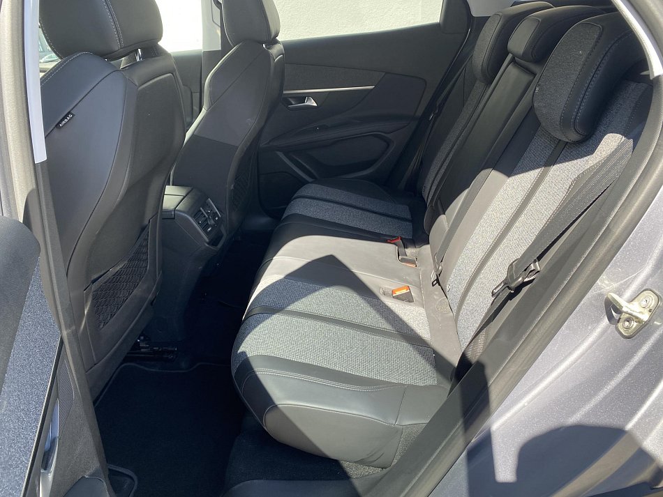 Peugeot 3008 1.2 PT Allure
