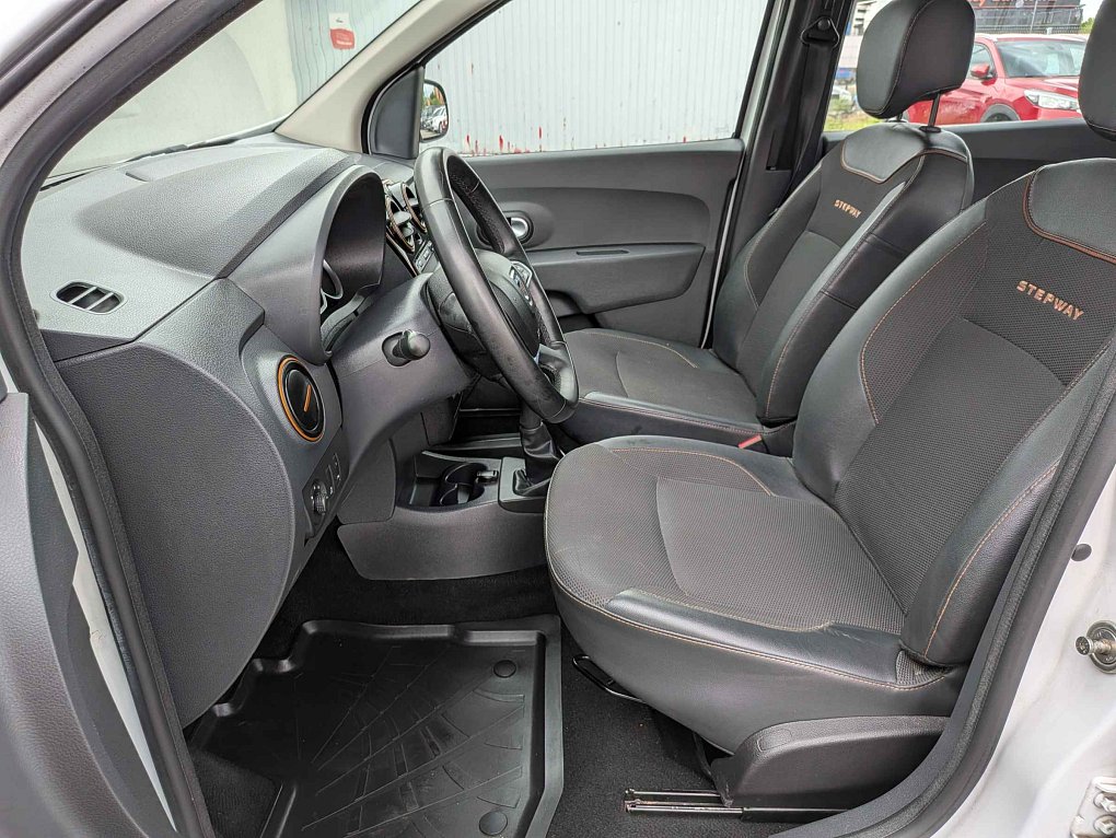 Dacia Lodgy 1.6i Stepway
