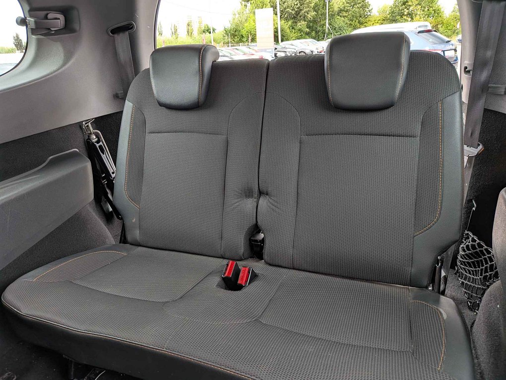 Dacia Lodgy 1.6i Stepway