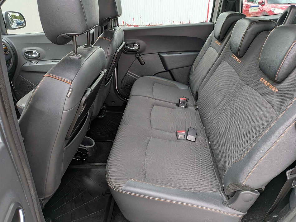 Dacia Lodgy 1.6i Stepway