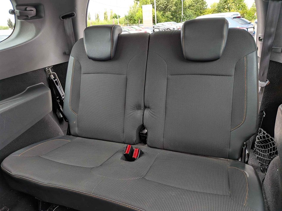 Dacia Lodgy 1.6i Stepway